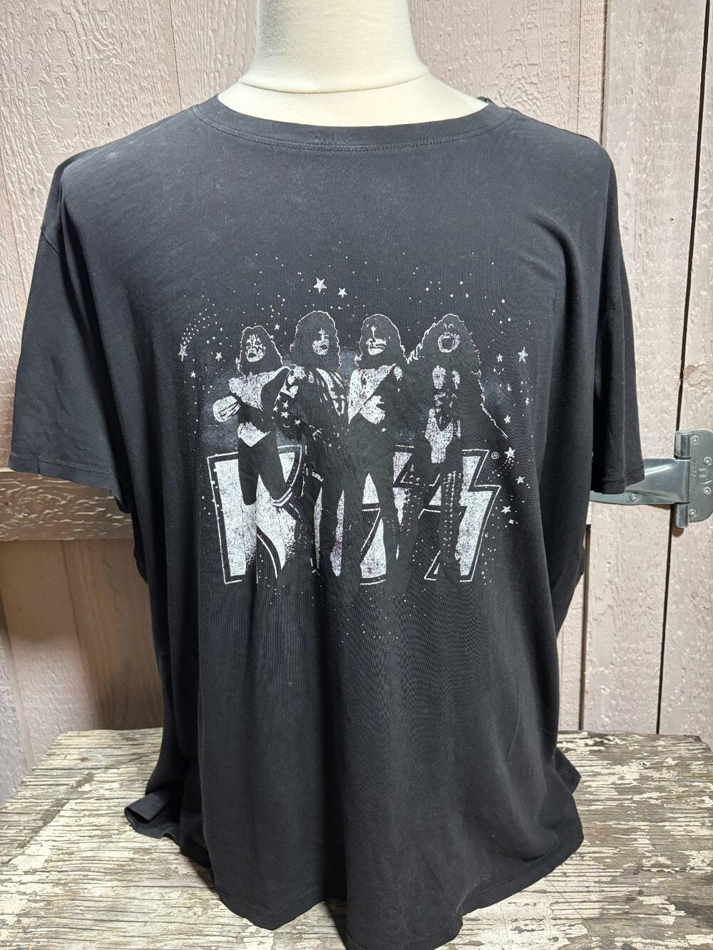 Kiss black T-Shirt Size Medium rock band shirt
